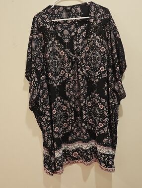 Floral Tie-Front Tunic Top in Black and Pink